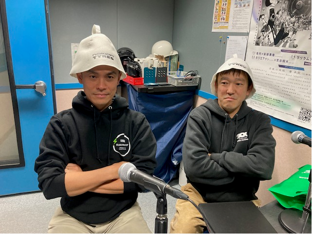musashinoFM782's tweet photo. 11月スタートの「タイヤ屋さんのガレージトーク」
毎週火曜・午前10時40分からの放送です
ミスタータイヤマン三鷹店の松本元気店長とシス・マーケティングの泉 健二代表がフィンランドの「ノキアンタイヤ」を熱く語る10分間です
https://t.co/W0Roufj0U0
松本店長のコラムは
https://t.co/u0zc2x5Pl6 https://t.co/nIPkeWbwQb