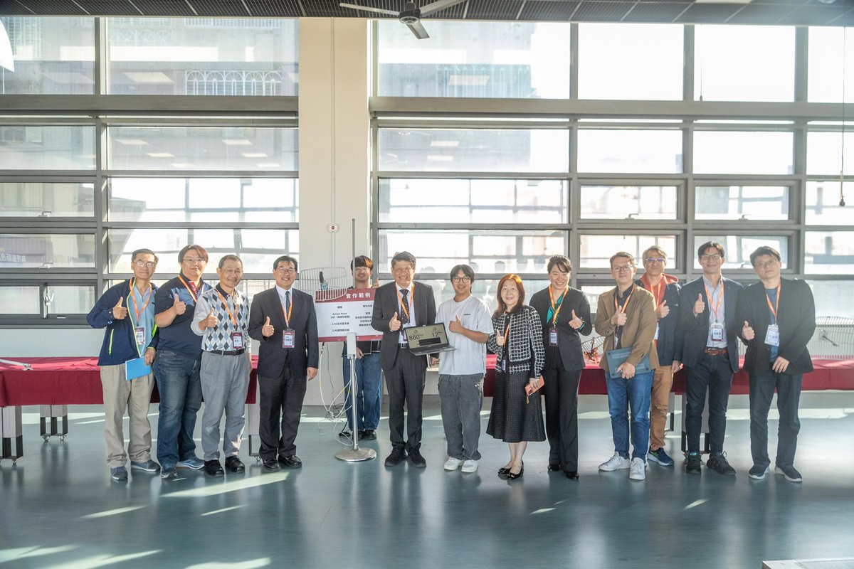 ZComGlobal1's tweet image. ZCOM and Feng Chia University sign a 5G/AIoT partnership and donate lab equipment to boost hands-on training, innovation, and future smart tech development.

#ZCOM #FCU #5G #AIoT #Innovation #Sustainability #IndustryAcademia