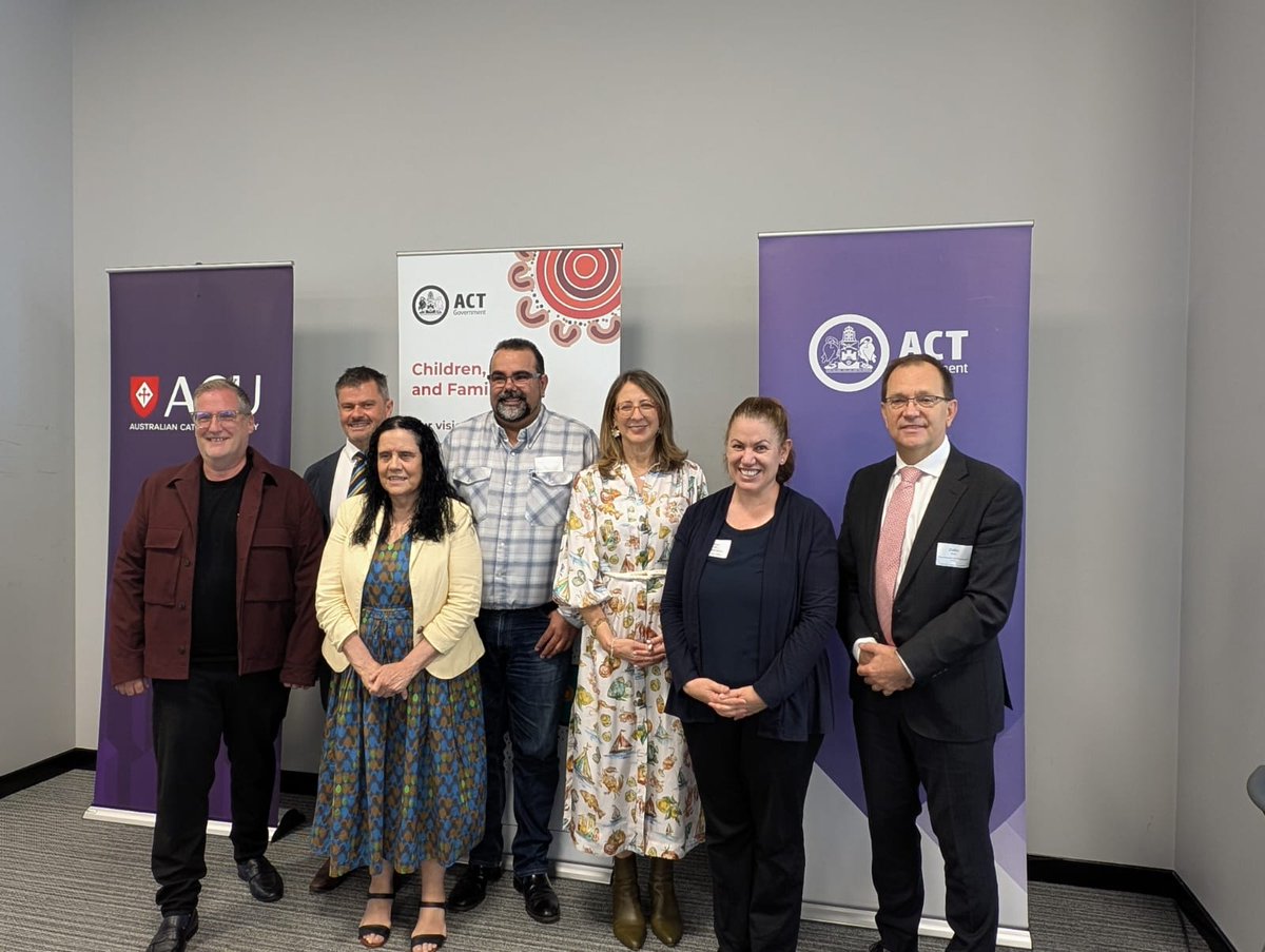 ACU_ICPS's tweet image. Morning line up from our 20rh anniversary conference, left to right 

Ass/Prof Tim Moore, Adj/Prof Muriel Bamblett, Mr Chris Simpson, Prof Sharon Goldfield, Prof Melissa O&apos; Donnell, Prof Zlatko Skrbis