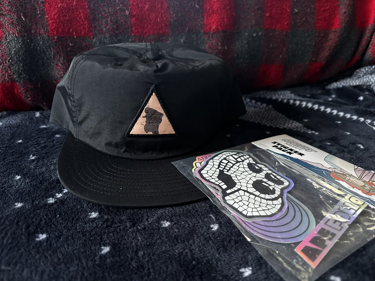 gifr 🐊🦍 tweet media