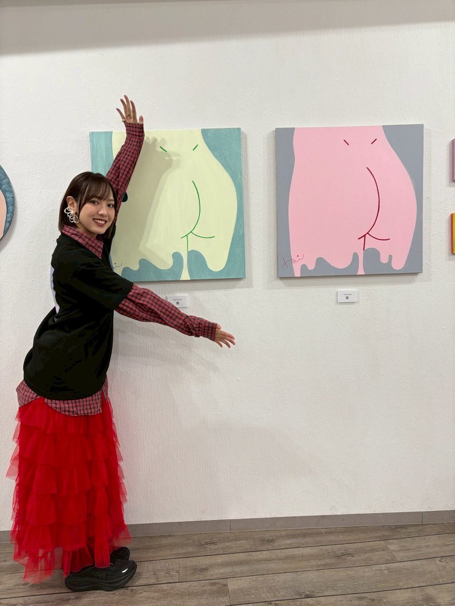 haruna__iikubo's tweet photo. いよいよ本日から！
おしりの個展「OSERIES-HIP DROP-」が
渋谷ギャラリールデコ　B1Fにて始まります🍑❣️
入場無料です！
どなたでも、お気軽にお越しください☺️

18時15分からはトークショーがあります💛
そちらはチケットが必要なので、トークショーにご参加される方はぜひこちらからご購入お願いします☺️

https://t.co/3fzi2PlfOe