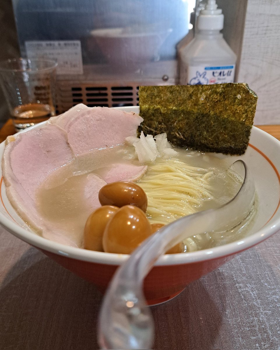 【3周年的な気まぐれ間借り営業】
gonzy noodle (仮)@本蓮沼 美酒美肴-結-
牡蠣と煮干しの中華そば&amp;和え玉セット￥1200＋うずら4個￥200

最近は都合が付かず久々となってしまいましたが店主様が手掛ける一杯はやっぱりめちゃくちゃ美味しかったです！

御馳走様でした。
3周年おめでとうございます😺