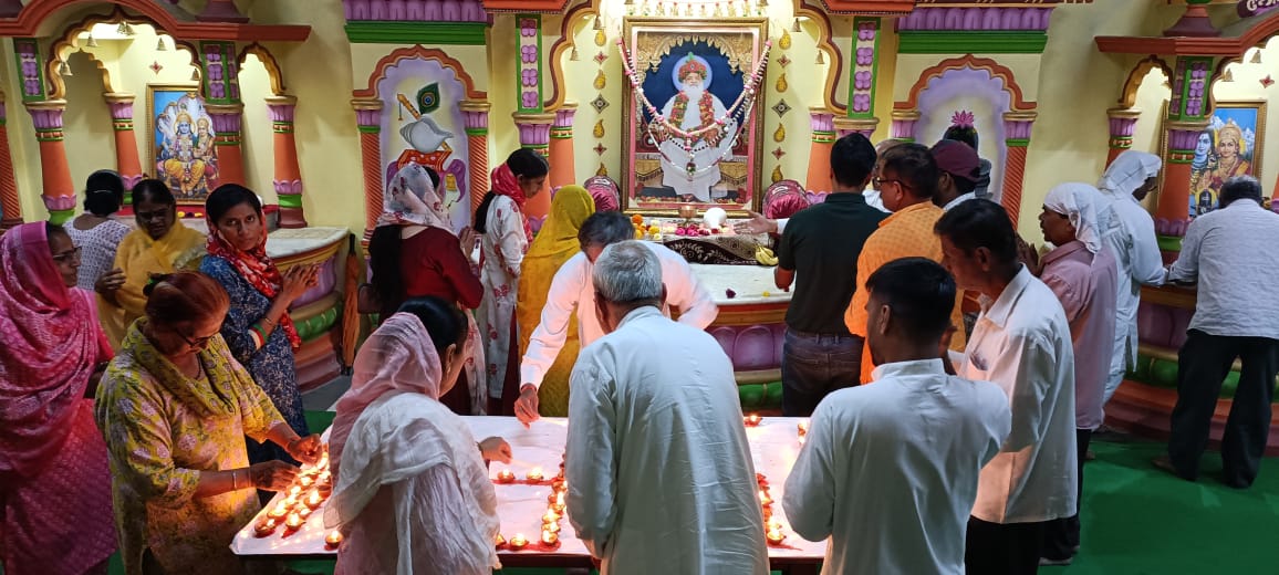 AshramBlr's tweet image. Divine celebrations at the #Bengaluru #Ashram during grand #Anandotsav. 
Devotees rejoiced in the blissful return of Sant Shri Asharamji Bapuji, filling the atmosphere with love, light &amp;amp; devotion.
A truly blessed &amp;amp; historic moment for all !
📸Glimpses👇 
ashramblr.org/a/glimpses-of-…