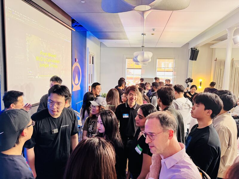 junfanzhu98's tweet image. #AI #Multimodal Day #SFTechWeek — Beyond Text, Into #Agentic #Intelligence 
🧠 Agentic OS &amp;amp; Enterprise Agents. Horizontal MCPs + generic modules orchestrate workflows
🎬 AI-Native Video &amp;amp; Evaluation
🤖 Physical &amp;amp; Human-Centric AI
👉🏻 linkedin.com/posts/junfan-z…