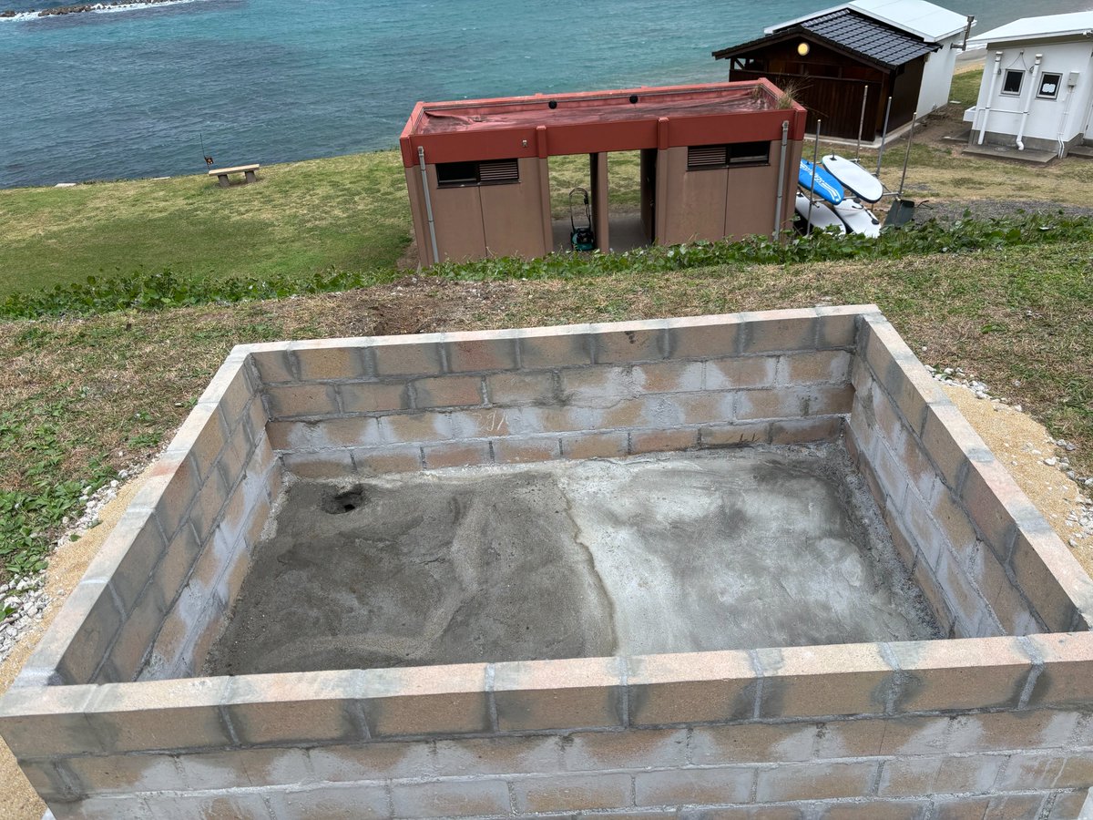 WESTENDCAMP1's tweet photo. 新しくキャンプファイヤーができる場所を建設中🏕🔥
どんな風に完成するかお楽しみに～🌅🏕️
#westendcamp
#平戸 
#長崎 
#キャンプ 
#平戸キャンプ場
＃キャンプファイヤー場の設置 https://t.co/Yk6ODhuIkP
