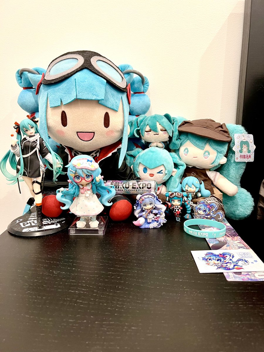 HATSUNE MIGUUUUU 💚