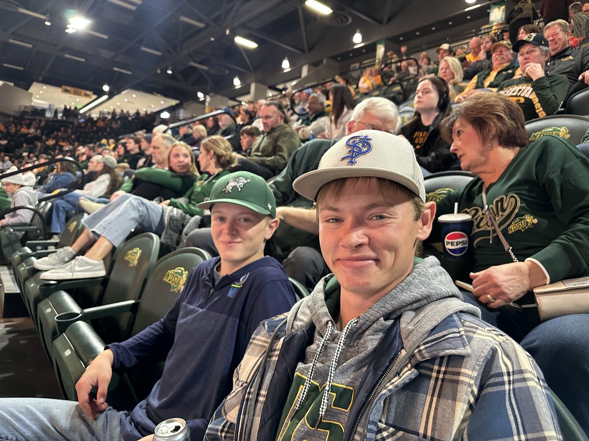 BFrolek's tweet photo. #SCHEELSGAMEDAY https://t.co/1BUhuHSWoC