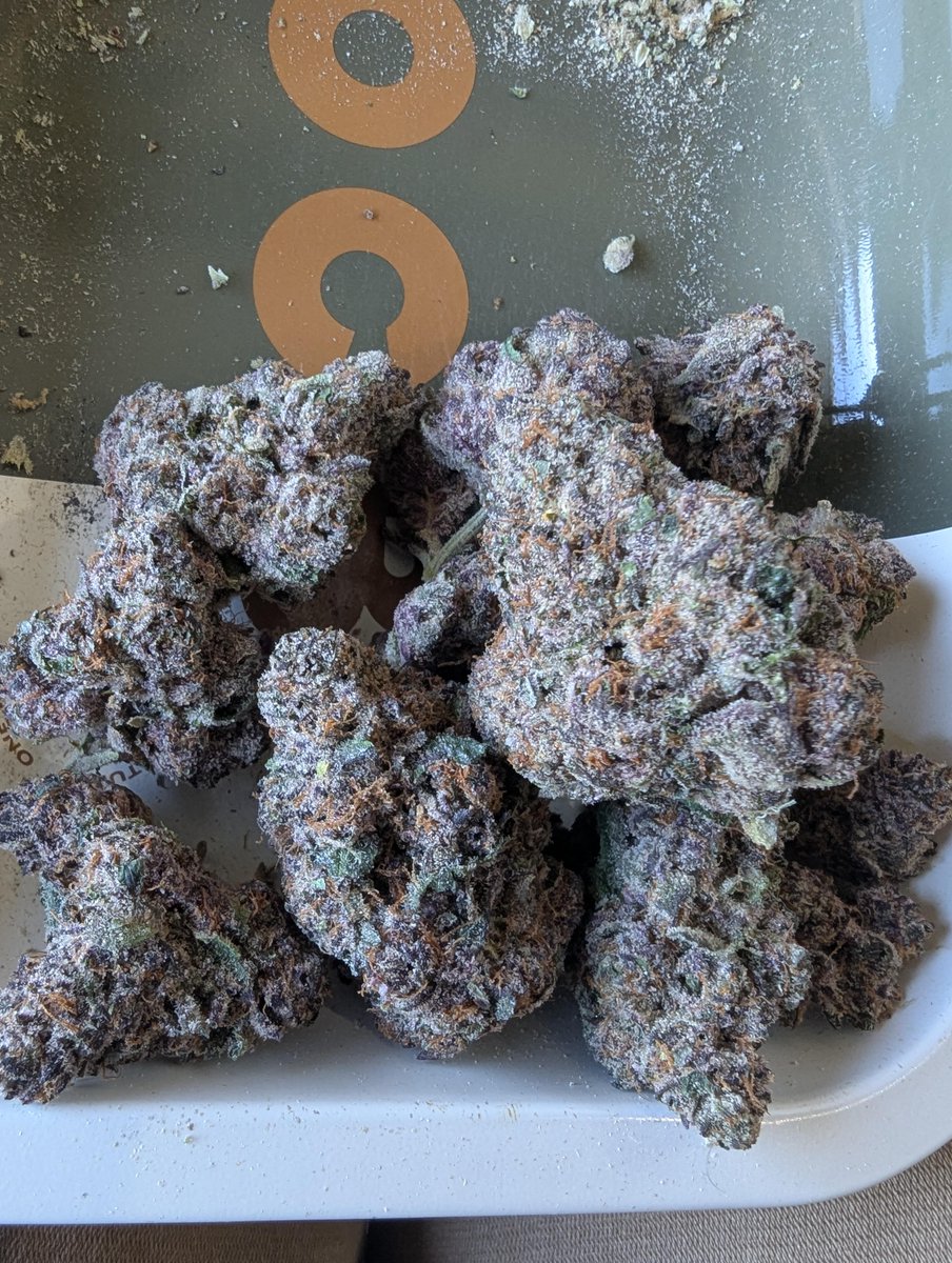 WriteWeed's tweet image. Halle Berry #WriteWeed #Mmemberville #IAmGDC #StonerFam