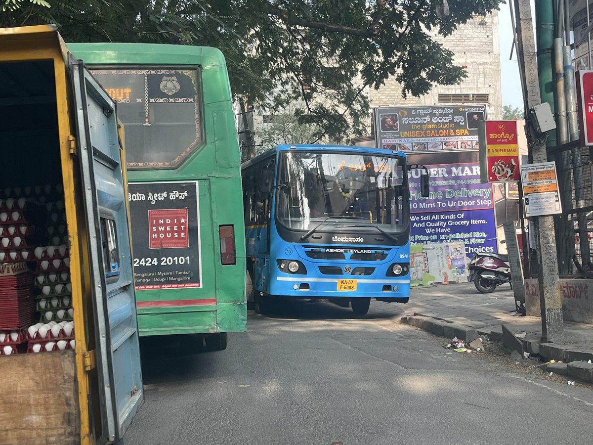 thefallingsweep's tweet image. #KSRTC 
KA57 F 1457 - special mention to this guy driving Ittamadu section daily negotiating this curve like a chicane in the Monaco Grand Prix . 
( featured bus 🚎 is different 😅)