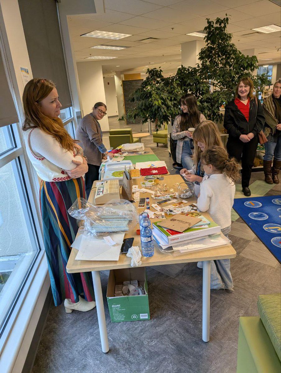 MapleDeerCanada's tweet photo. On Saturday we shared The Tale of Strong Roots at Harbourfront Library — stories, crafts, music, Ukrainian food, and so much warmth.
Thank you @cvimsnanaimo &amp; Sandy’s Ukrainian Kitchen.
Nanaimo, you feel like home 💛🌿 #strongrootsbook #mapledeerbooks #ukrainianstories https://t.co/2x3Caqn6T4