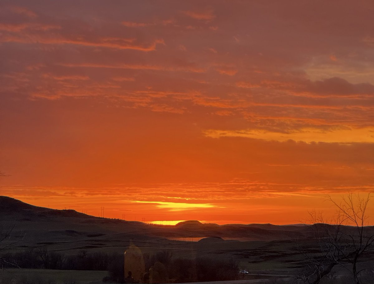 BrentLillibrid2's tweet image. Tonight’s sunset.