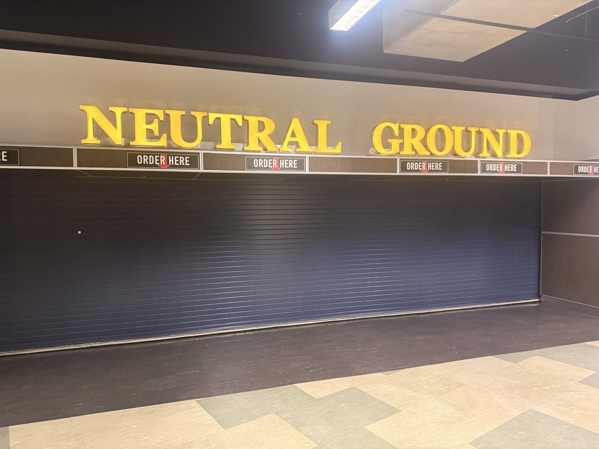 The_EZ_Life_'s tweet image. It’s the first quarter and they aren’t even offering concessions