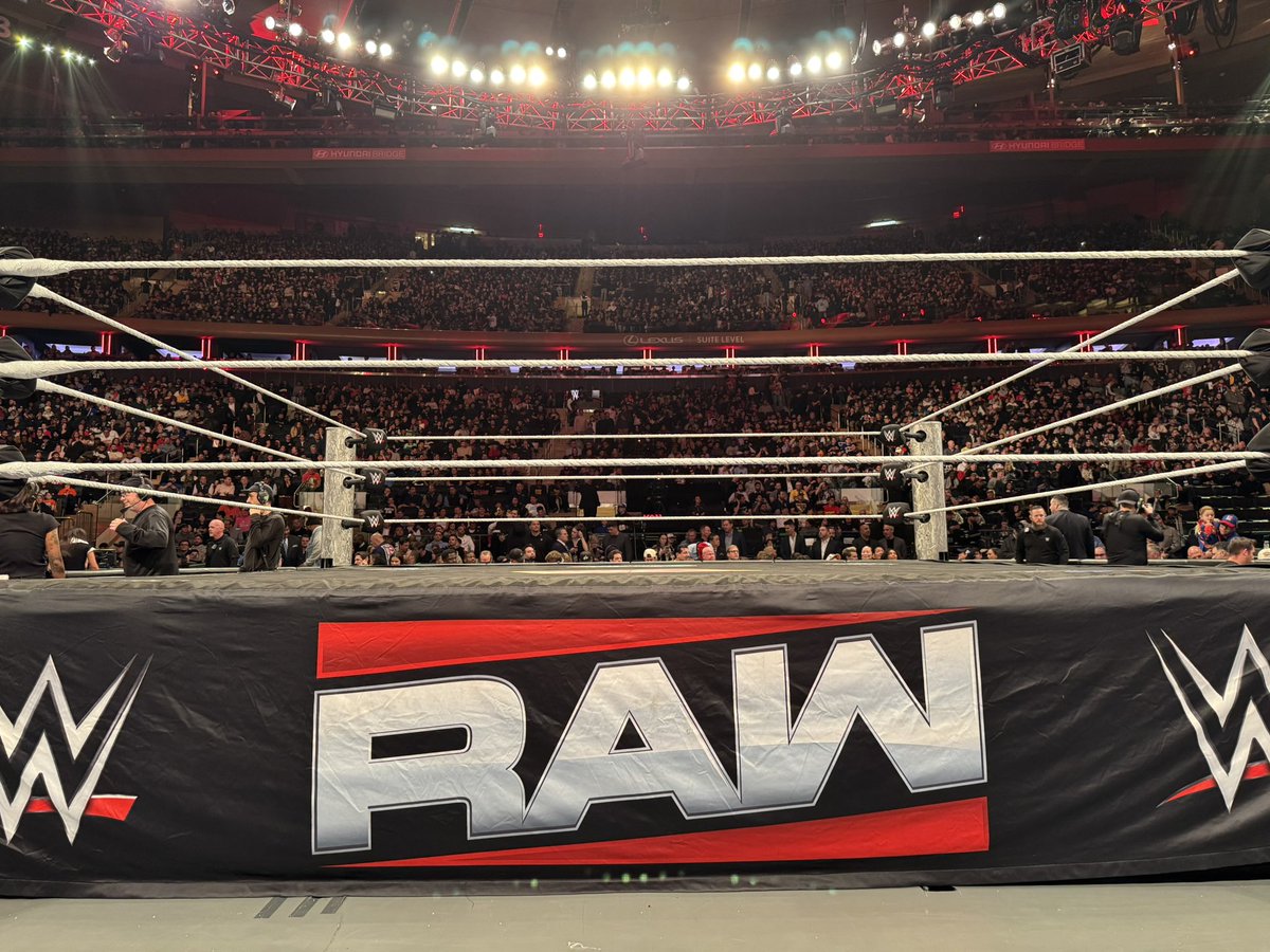 Green Shirt Guy tweet media