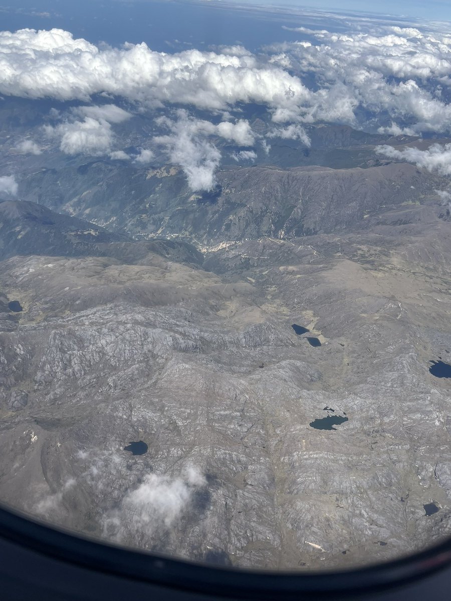 Que belleza de documental #AntesDeLaNieve sobre los páramos con <a href="/andrescepeda/">Andrés Cepeda</a> empezando por #Santurbán 🥳👏🏼👏🏼👏🏼 donde nacen muchos #RíosSeColombia que bañan los Santanderes 💙👏🏼👏🏼👏🏼 Gracias <a href="/CaracolTV/">Caracol Televisión</a>