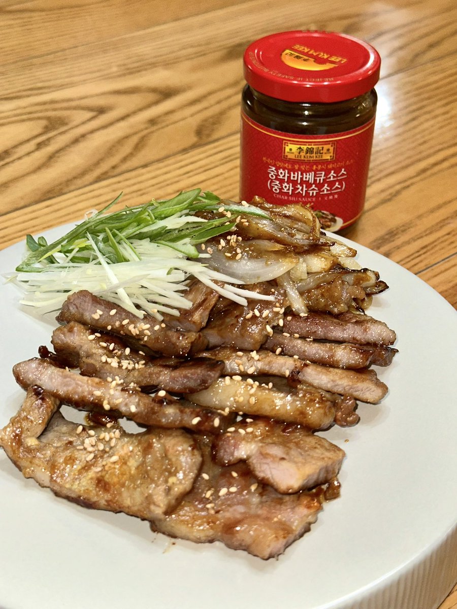 #광고 #RT이벤트
직접구운 홍콩식 차슈구이

고기 구울때마다 양념하기 번거로웟는데
이금기 중화 바베큐소스 쓰니까 겁나 쉬워짐;
단짠+향신료 느낌이 ㄹㅇ 홍콩에서 먹은 그맛…

트윗 알티해주시면 3명 뽑아서 가성비 홍콩여행 보내드려요❤️
(이금기 중화바베큐소스 보내준다는 뜻