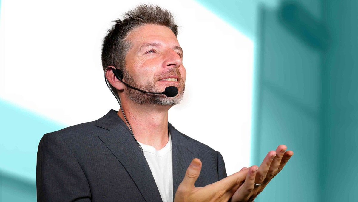 TheBabylonBee's tweet photo. Pastor Spontaneously Chokes Up At Same Point In All 5 Services https://t.co/B3h8pCiBrM https://t.co/JFN01kzlBG