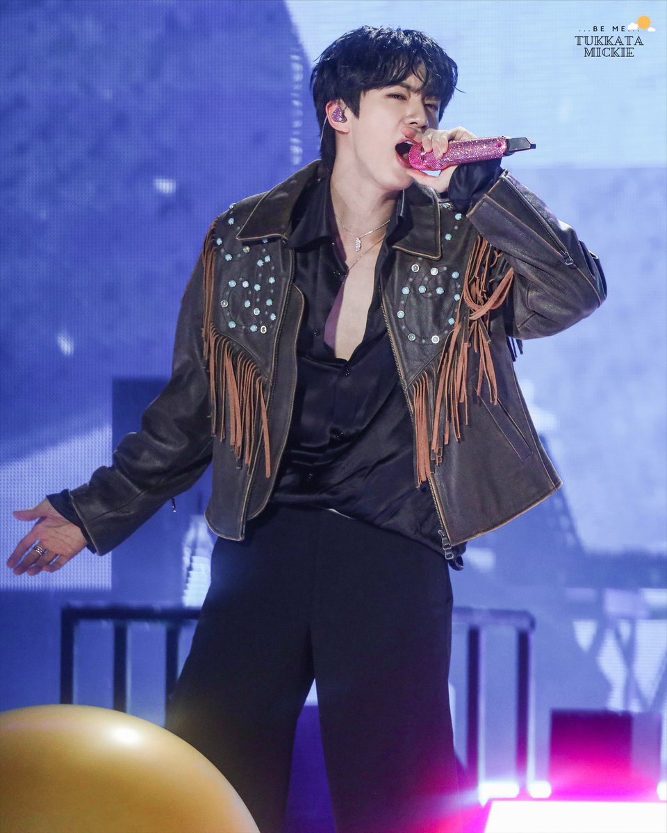 RUNSEOKJIN ep TOUR ENCORE Day 2_50

Jin and his yellow balloon 💥🎈🤣

#Jin #진
#Jin_TOUR_ENCORE
#RUNSEOKJIN_epTOUR_ENCORE

📌 tukkatamickie.tistory.com/m/769