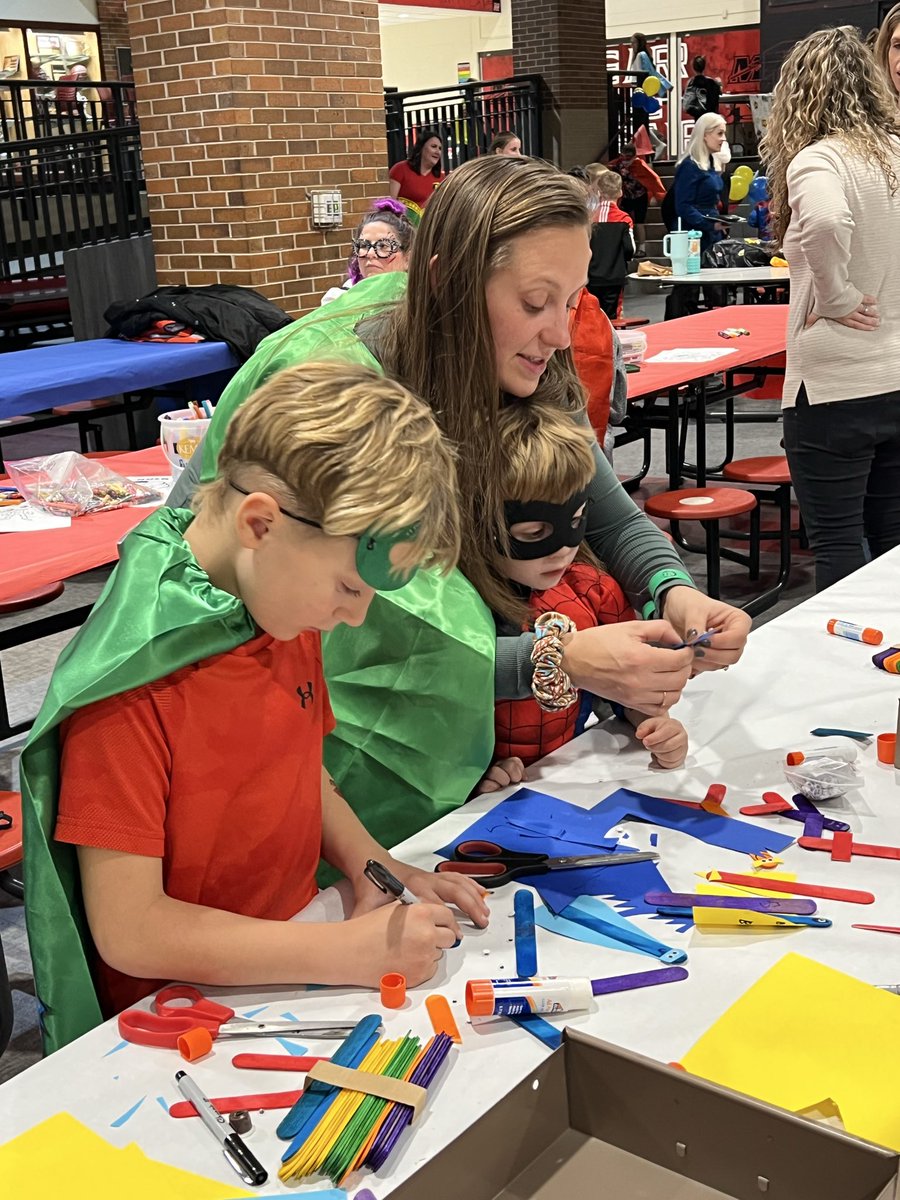 MuskegoFBLA's tweet photo. Great night of fun with Superheroes &amp; Supermoms! https://t.co/38867Bfmkf