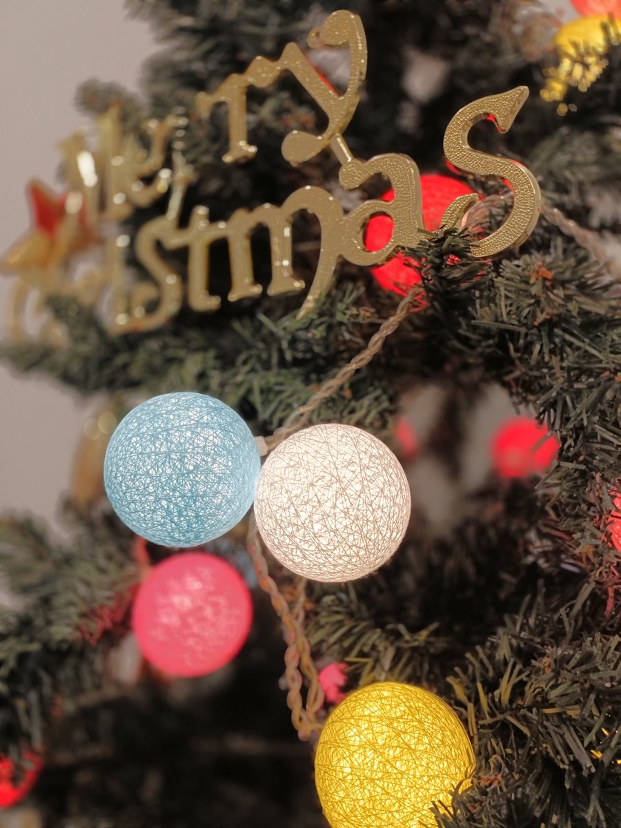 owu_news's tweet image. 今年も多摩キャンパスに圧巻の約5メートル級クリスマスツリー🎄を設置！🎅さらに、各校舎には学友会が心を込めて飾り付けたアットホームなツリーも登場！🥳キャンパス内が一気にクリスマスムードになりました✨#大妻女子大学 #大妻 ＃owu #クリスマスツリー #多摩キャンパス #学友会 #キャンパスライフ