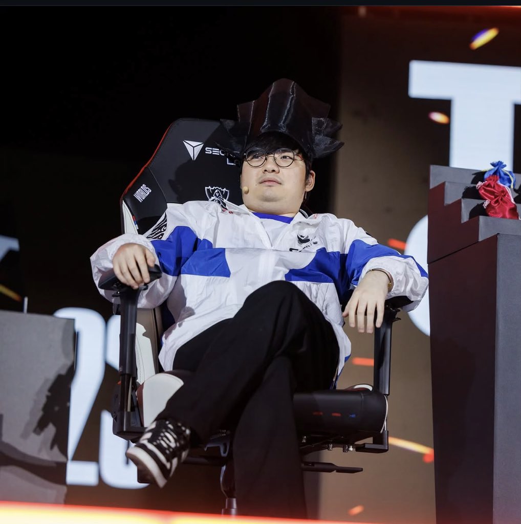 LaureBuliiV's tweet image. Beryl during 2026 Worlds finals game 5 : “pick me Rammus”