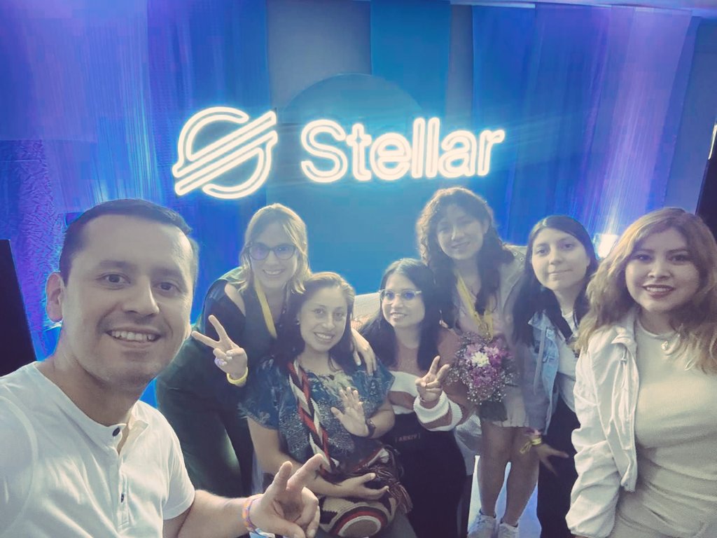 Gente linda y gente bella 🇵🇪 🇲🇽 🇨🇴

En el asado de #stellar 🇦🇷 <a href="/StarMaker_LATAM/">Starmaker by Stellar</a>  junto a <a href="/eduruizhipolito/">Eduardo Ruiz 🔜 DevConnect 2025 🇦🇷</a> <a href="/marimarketingw3/">MariMarketing Digital</a> <a href="/gabrululu/">Jennifer Gabriela</a> <a href="/Kalipssoh/">Cande</a> <a href="/yedidweb3/">Yedid | 🔜</a>