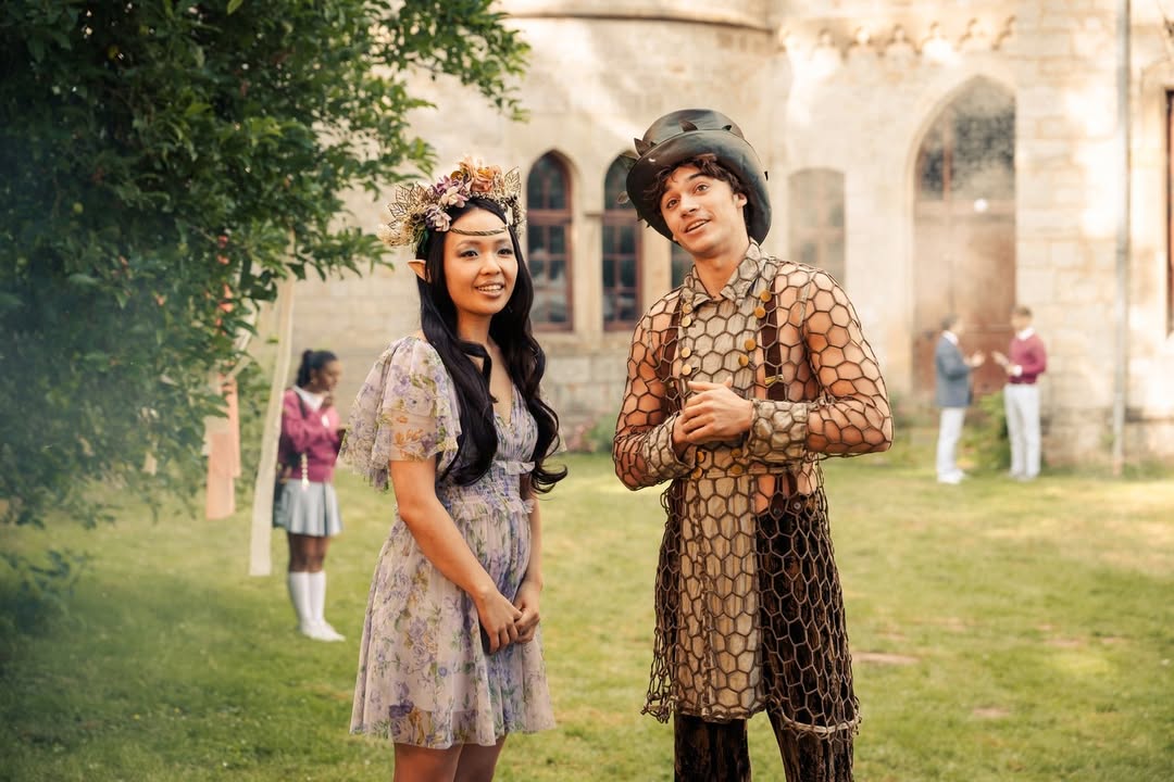 v_silva45116's tweet image. MAXTON HALL MONDAY

Novas fotos promocionais do próximo episódio de Maxton Hall! JAMES BEAUFORT E RUBY BELL NA FESTA DA PRIMAVERA DO EPISÓDIO 5 DA 2ª TEMPORADA DE MAXTON HALL ✨✨✨

#RubyJames #MaxtonHallMonday #MaxtonHall