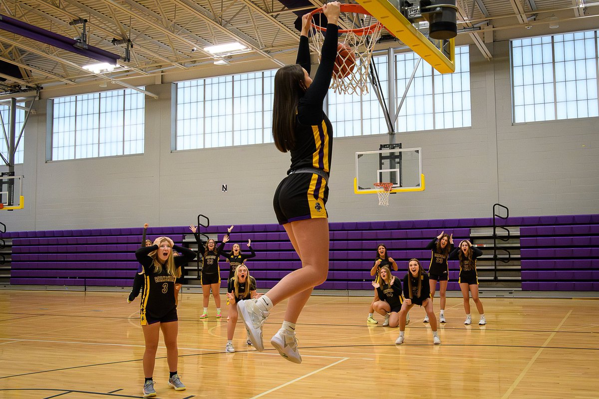 Moira has hops!! 😳😳😳