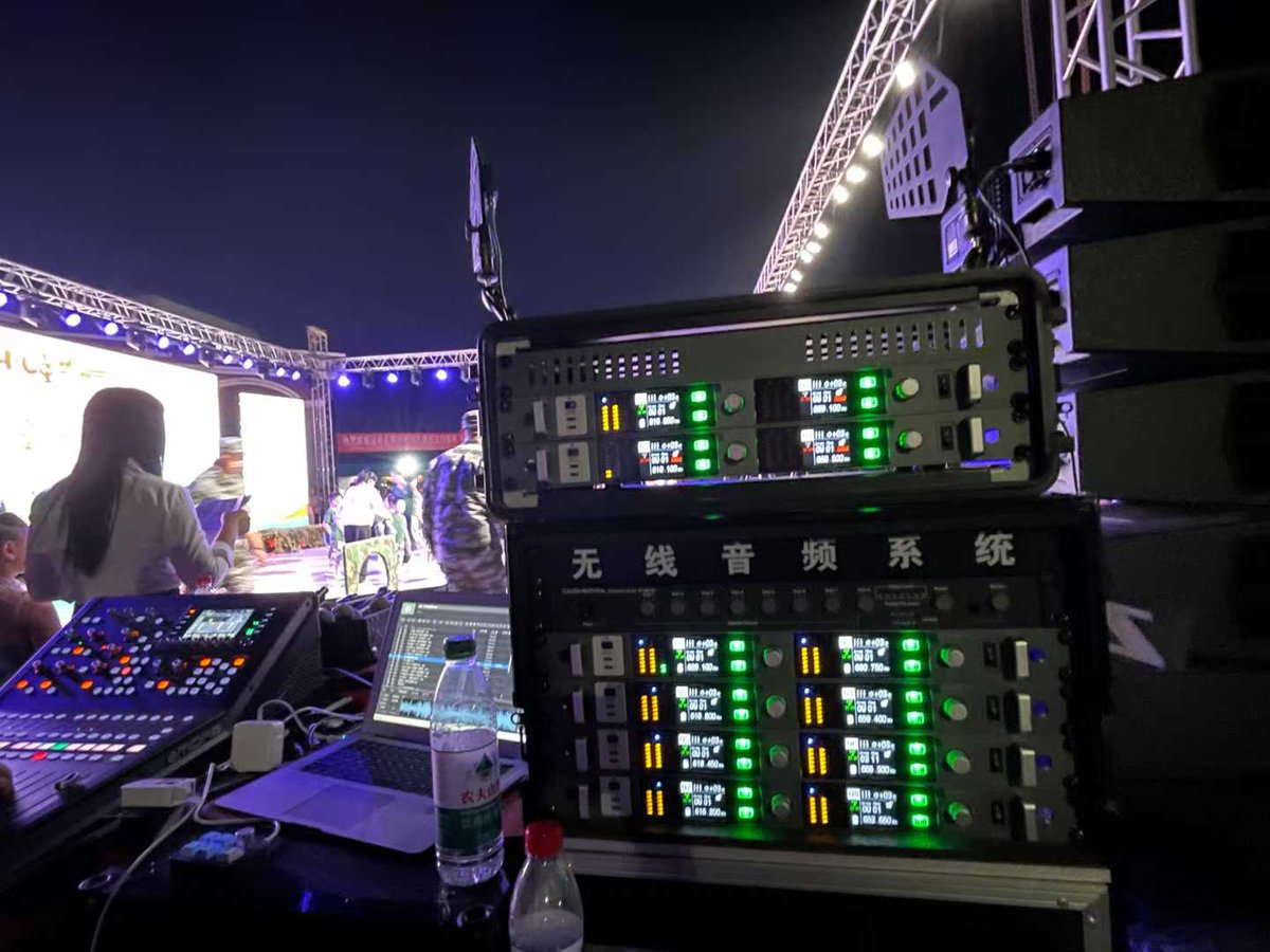Acemic_Jen's tweet image. The unsung heroes of every live event? The audio gear and the crew behind it! 🎧⚡️ This setup is working overtime to deliver crystal-clear sound for the show.  #AudioGoals #EventTechnology #AudioSystem #LiveEventCrew #SoundTech #Backstage #LiveEntertainment #TechForEvents