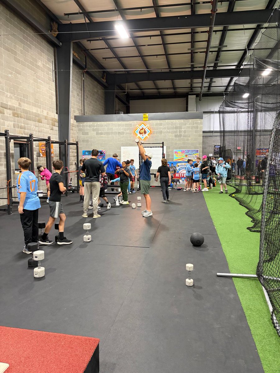 medici_training's tweet image. Day Won! Strength &amp;amp; Speed is underway, time to make gains! #offseason #playerdevelopment