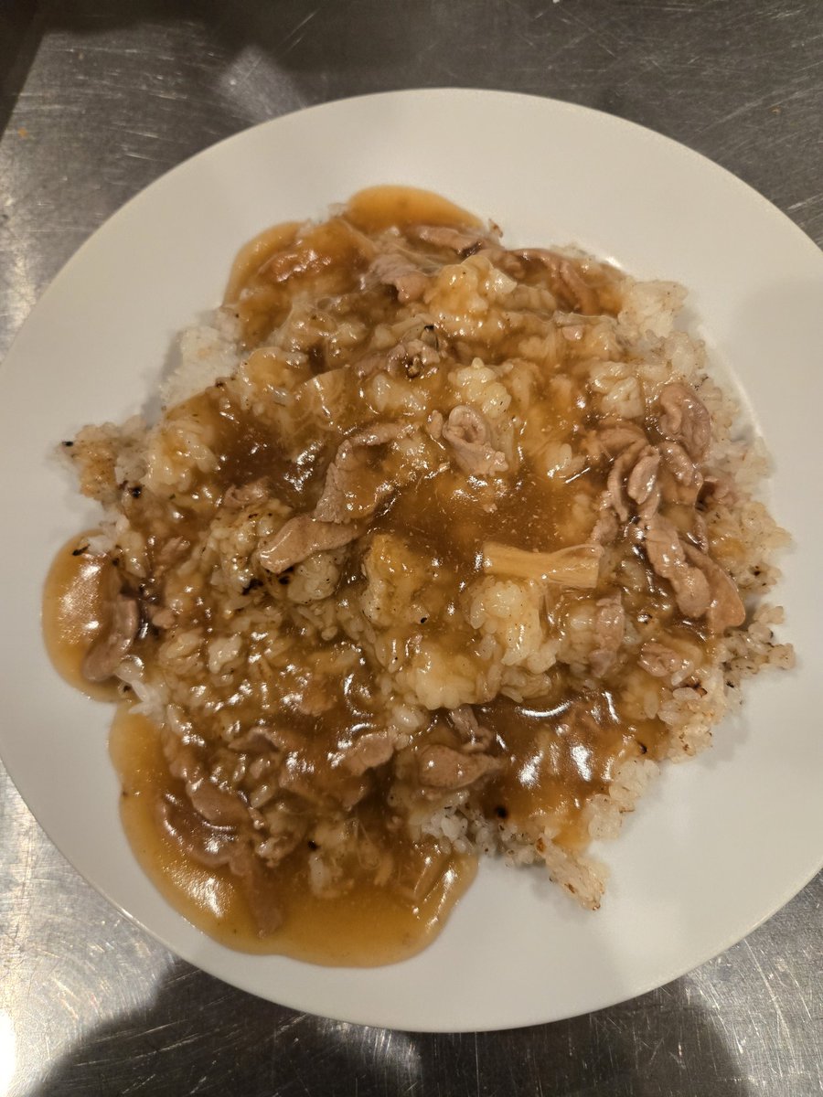 T5_Project_T's tweet image. おはようございます！

昨日のポストのオムチャーハンに続いて、肉あんかけチャーハン！

肉と炒飯が好きな私には、これまた最高の一品！

ってな感じで、食欲の秋を満喫中！

それでは、皆様、良い一日を！