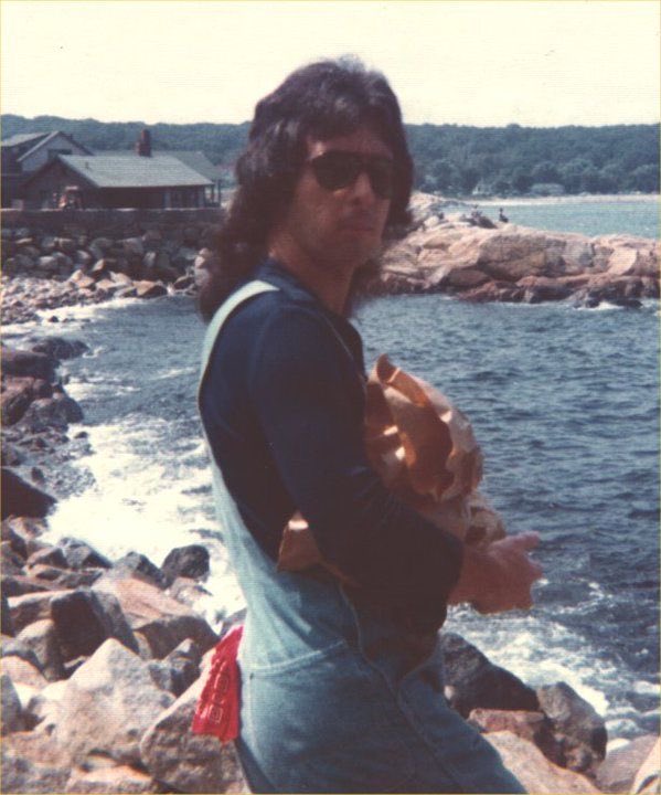 rebelwithyou's tweet image. Peter Criss in Massachusetts in 1977
#KissArmy #PeterCriss
