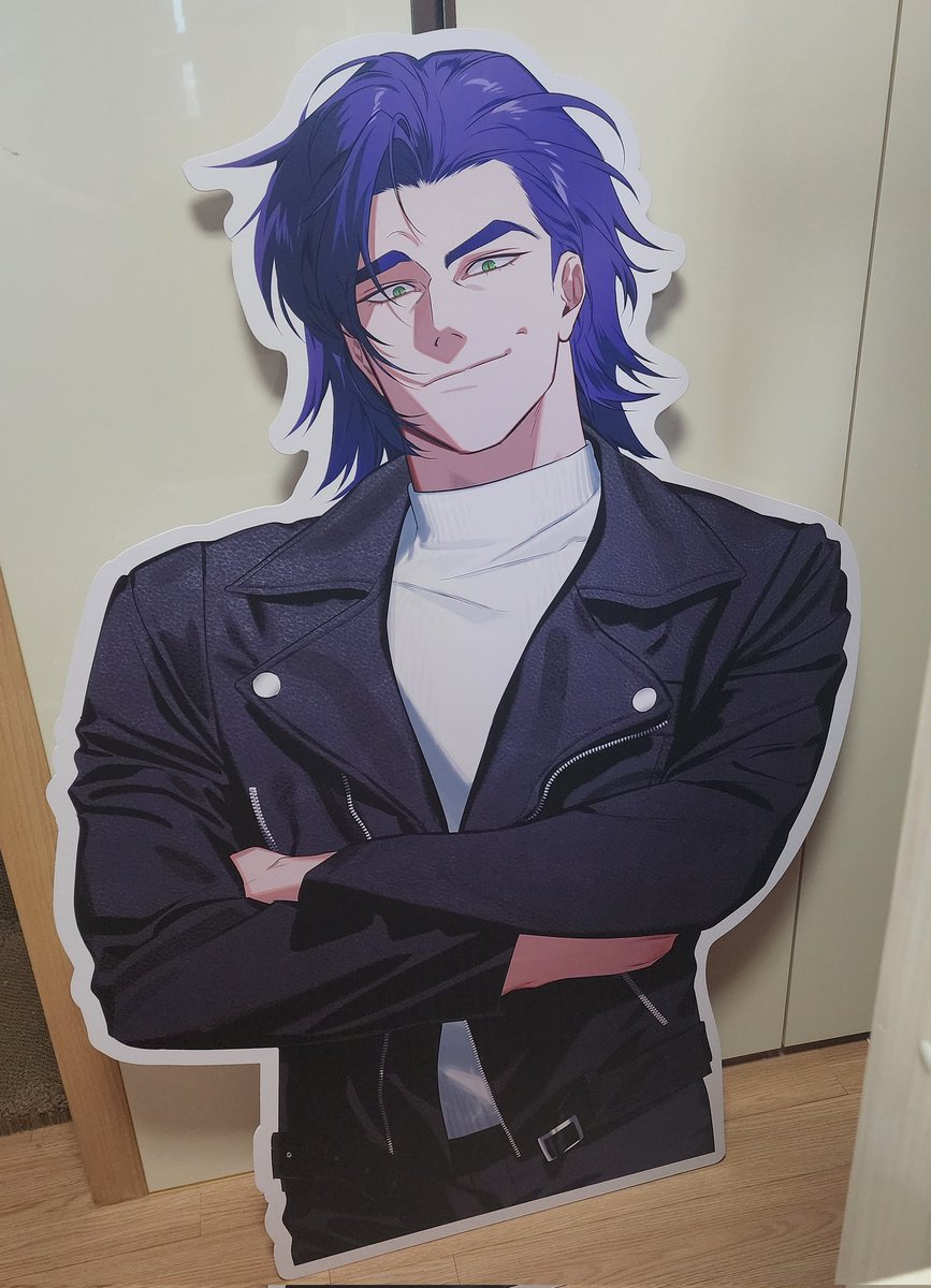 생일 파티때 쓸 다깃님의 창호 등신대. 너무 거대해서 뒷좌석 전세세요