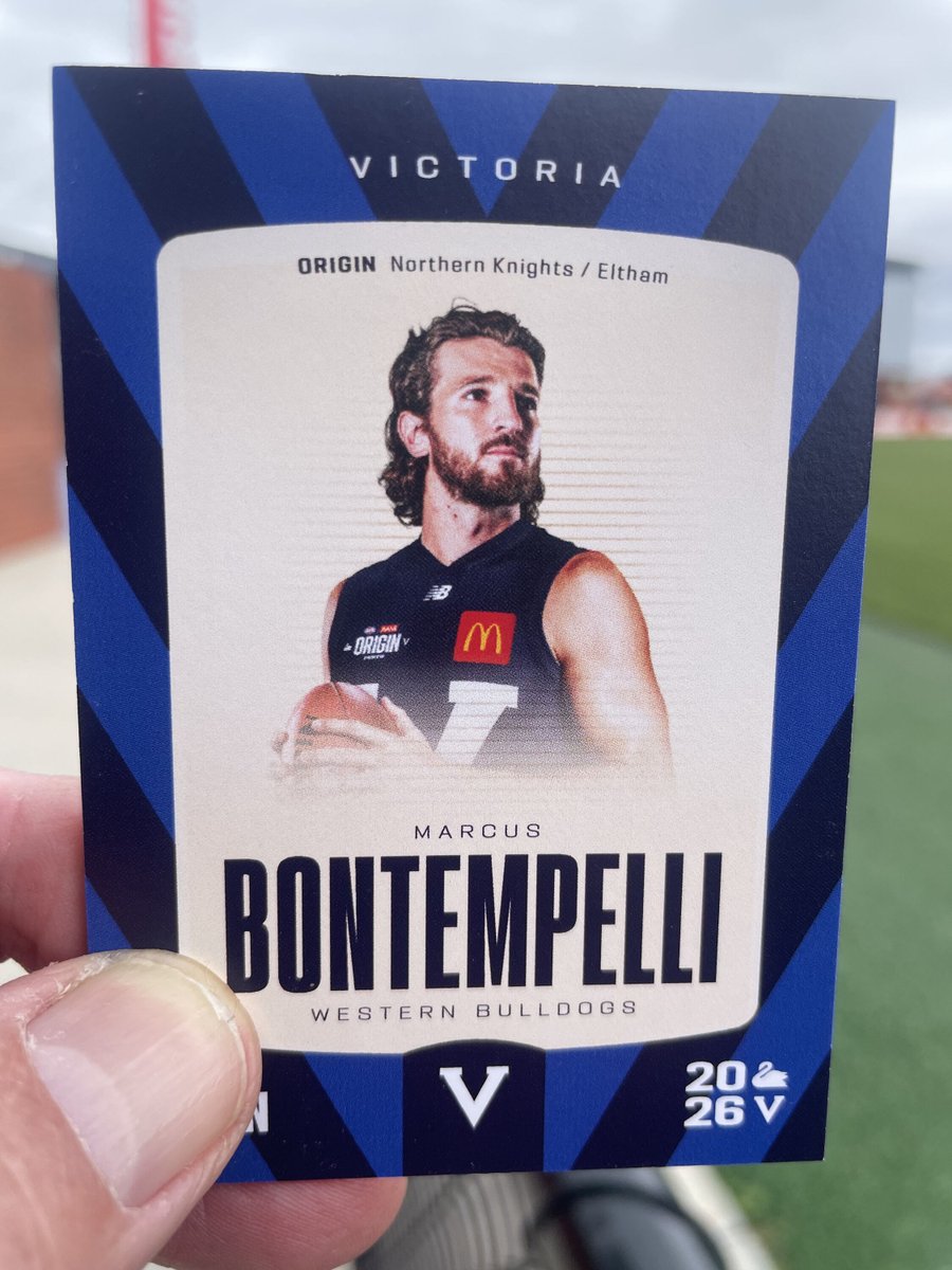 Only weights training this morning. 1st-4th year players back on the paddock tomorrow 🐶 🏉 

Did schnaffle a few Big V Bontempelli cards though! 

#godogs #bulldogsfriendly #business #meetup Tuesday AM training - with <a href="/DifySocial/">Dify Social</a>'s <a href="/SteveHubba/">Steve Hubbard</a> 📍 maps.app.goo.gl/wWt689yza1vmCT…