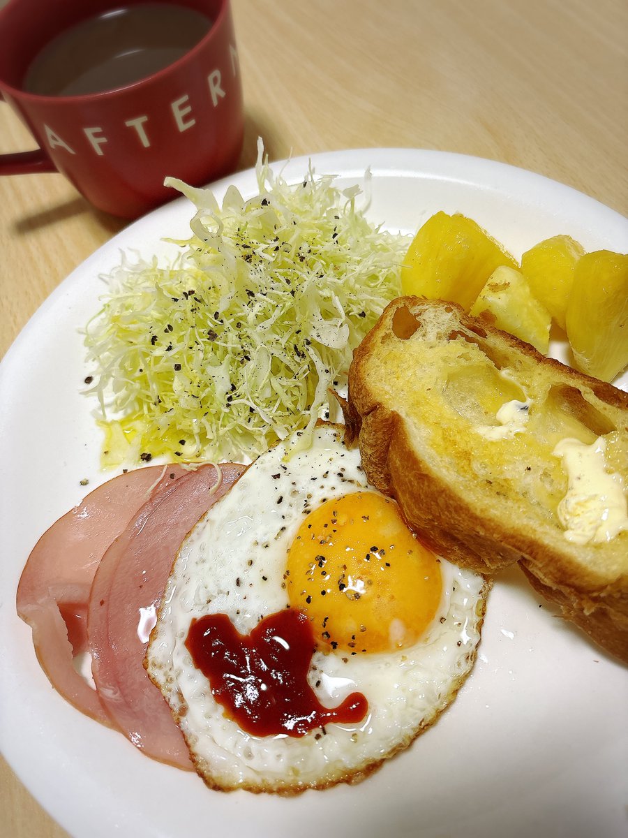 NakatomiHitoka's tweet image. 本日、昼間は英会話、夜は🇬🇧ミディアムシップクラスに参加。

普段は朝食抜きだけど食べとかないと今日はもたないだろうから…

テンション少しでも上げるため
自分のためにケチャップで♡❤️🫶

I live as a soul.
Let’s enjoy today as well.