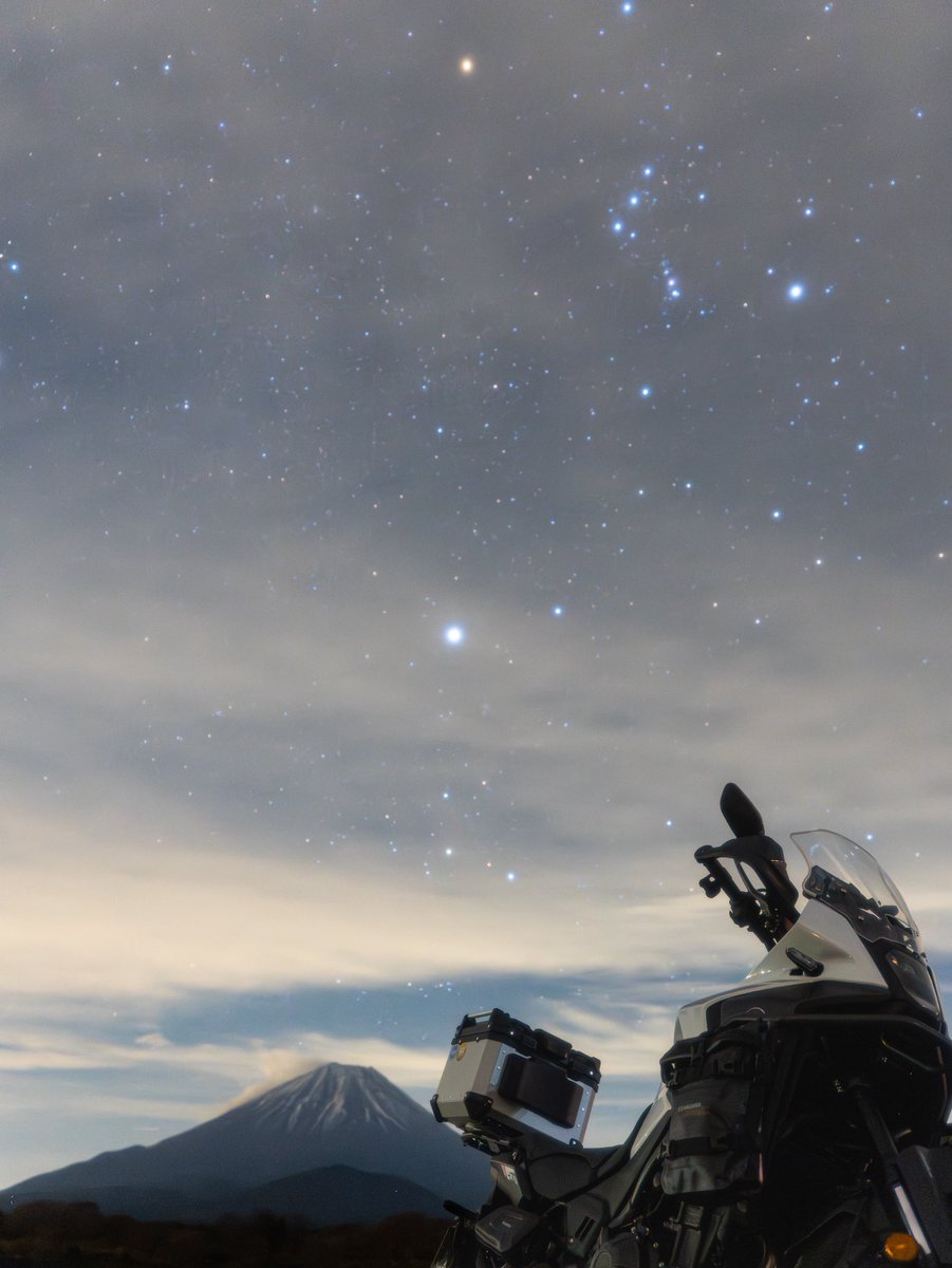 朝の3時位まで粘りましたが晴れず😭 そしてレンズの広角が足りないので