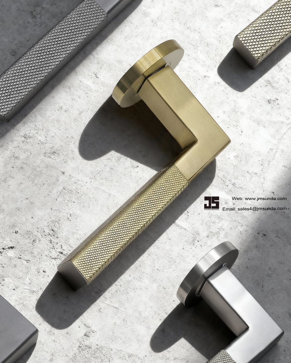 DaisyChyi's tweet photo. Stainless steel knurled square tube door handle with different finish~
Contact Daisy give you sample checking.
#JSHardware #jiangmensunda #ironmongery #architecture #doorknob #doorhandle #doorlock #lock #lockcylinder #lockbody #lockset #dooraccessory #doorfittings #handlelock https://t.co/9ZYAgMGP8Z