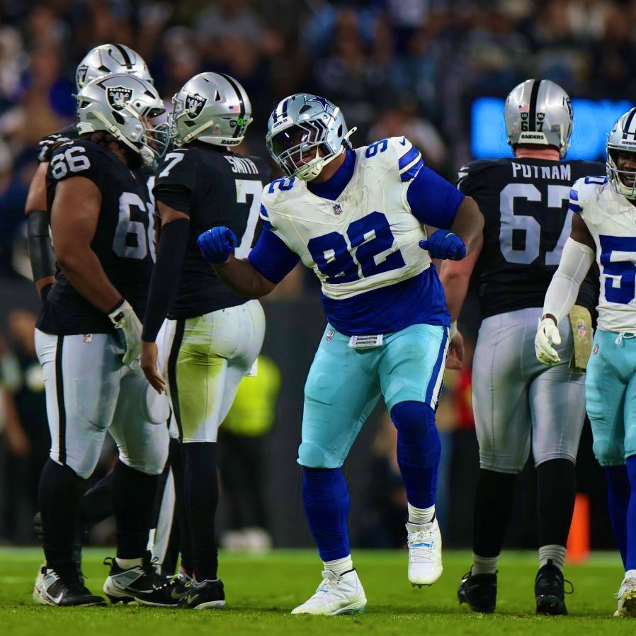 MySportsUpdate's tweet image. #Cowboys DT Quinnen Williams so far in the first-half:

• 1.5 sacks
• 4 QB hits
• 1 TFL