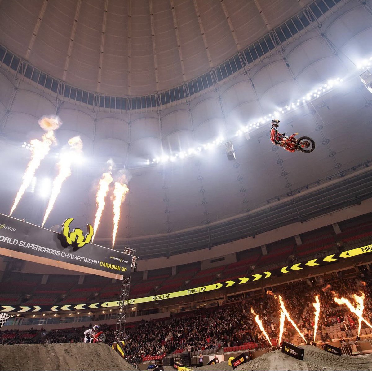 DozerTweets3's tweet image. Light the Candles Eli ! 🕯️