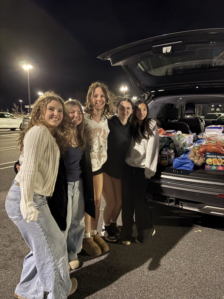 Our cheerleaders went to Costco tonight to pick up some things for Thanksgiving for GNG Caring Community.

GNG Caring Community provides assistance to residents of Gray or New Gloucester who may need an extra hand during the holidays. 

#PatriotPride