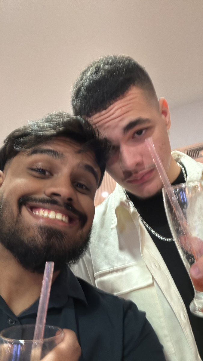 20chris06's tweet photo. eu amo tanto esse homem!!! https://t.co/c1Tu4pXMOX