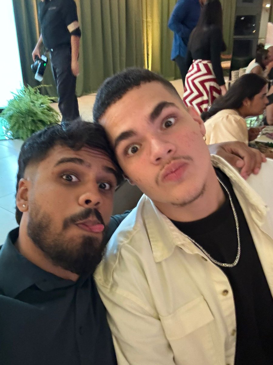 20chris06's tweet photo. eu amo tanto esse homem!!! https://t.co/c1Tu4pXMOX
