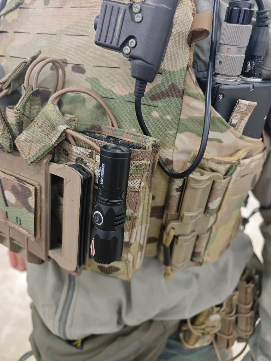 hinataストアの中の人達 tweet media