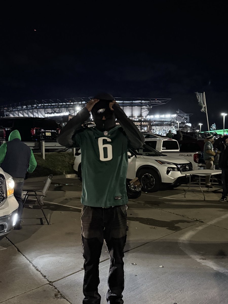 Disaintlow1's tweet photo. #GOBirds https://t.co/c3mknXu9Gi