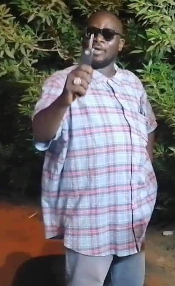 ياخ احترمتك و احترمت مسرحياتك
رئيس الفيفا الصح