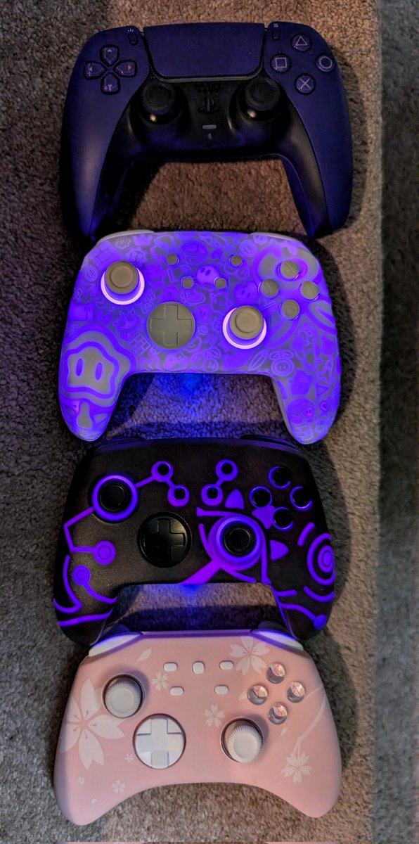 retrogamergirls's tweet image. Man I really like my game controllers! Gotta have enough for the Xbox, Steam Deck, Switch 2, and one PS5 controller snuck in #controller #collection #gamer #xbox #switch #switch2 #gaming #multiplayer #colorful