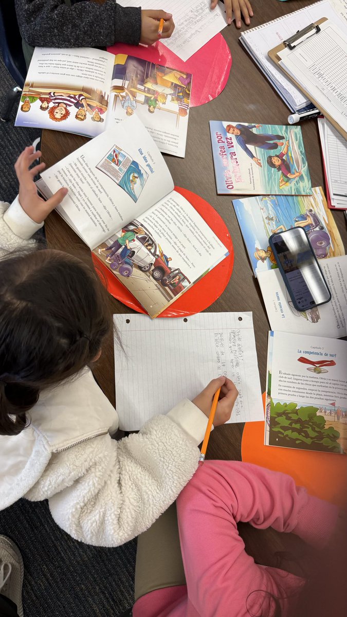 KennedyCougs's tweet image. Look at that small-group energy! ✨Mr. Morales’ table was buzzing — students diligently practicing reading and writing, using complete sentences and building confidence one step at a time. 🧠✍️📚 #TeacherShoutout #SmallGroupInstruction #Aliefisd