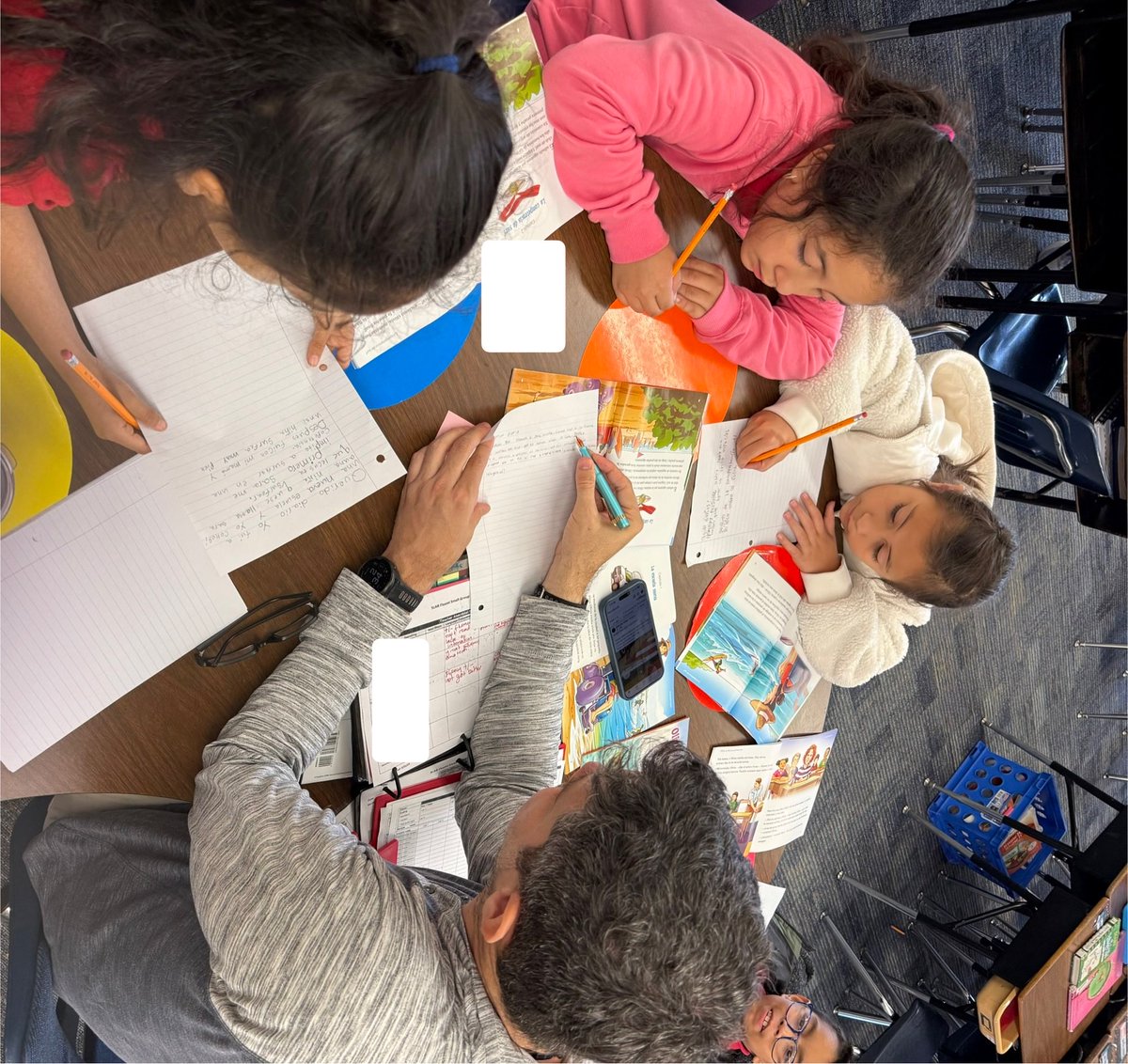 KennedyCougs's tweet image. Look at that small-group energy! ✨Mr. Morales’ table was buzzing — students diligently practicing reading and writing, using complete sentences and building confidence one step at a time. 🧠✍️📚 #TeacherShoutout #SmallGroupInstruction #Aliefisd