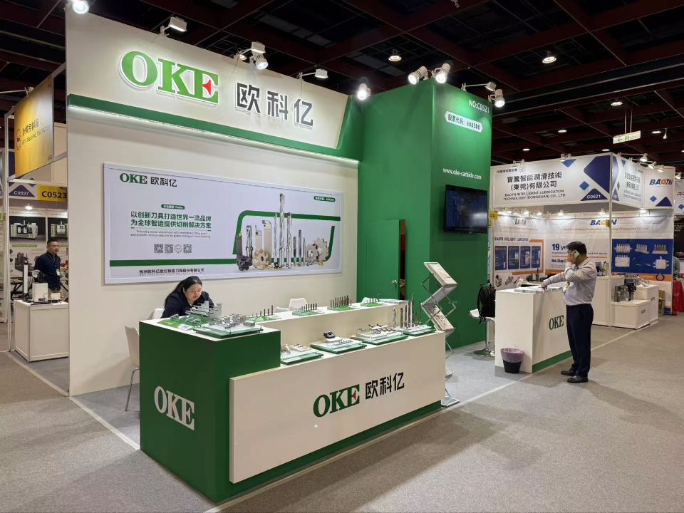 yngg2279261's tweet image. 🚀 CASE STUDY: How we redefined industrial booth design for @OKE at #TIMTOS2025.
We broke the mold with a sleek &quot;Minimalist White&quot; &amp;amp; &quot;Energetic Green&quot; theme. No more heavy metal clichés!
#ExhibitDesign #B2B #BroadMesse