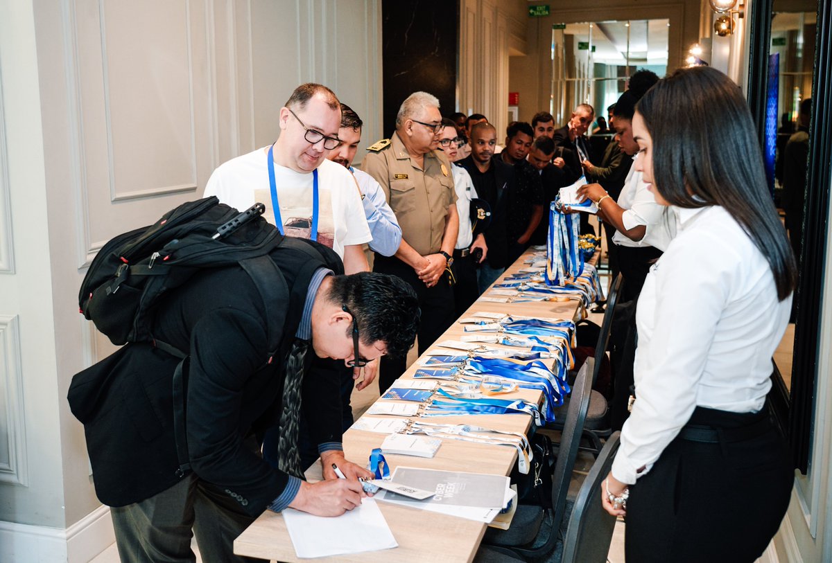 LAC4_EUCN's tweet image. #CyberWeekLAC4 under the theme borderless resilience has officially started!

👉 🔗  Read the overview of the opening remarks and high-level CERT panel discussion on our website: lac4.eu/cyberweeklac4-…