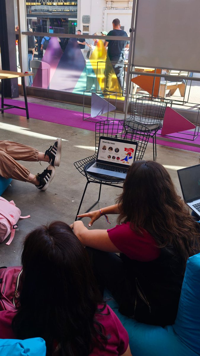 Latambuilders's tweet photo. LATAM Builders en @EFDevcon 🇦🇷✨
Conectando, construyendo y llevando el talento de nuestra región al mapa global del ecosistema.
¡Lo mejor de #LATAM está aquí! 🚀🛠️
#Devconnect #LATAMBuilders #Web3 #BuildersCommunity https://t.co/Y71gIktSSs